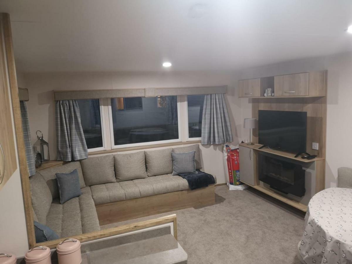 Tattershall Lakes 2020 8 Berth Caravan With Hot Tub Villa Exterior foto